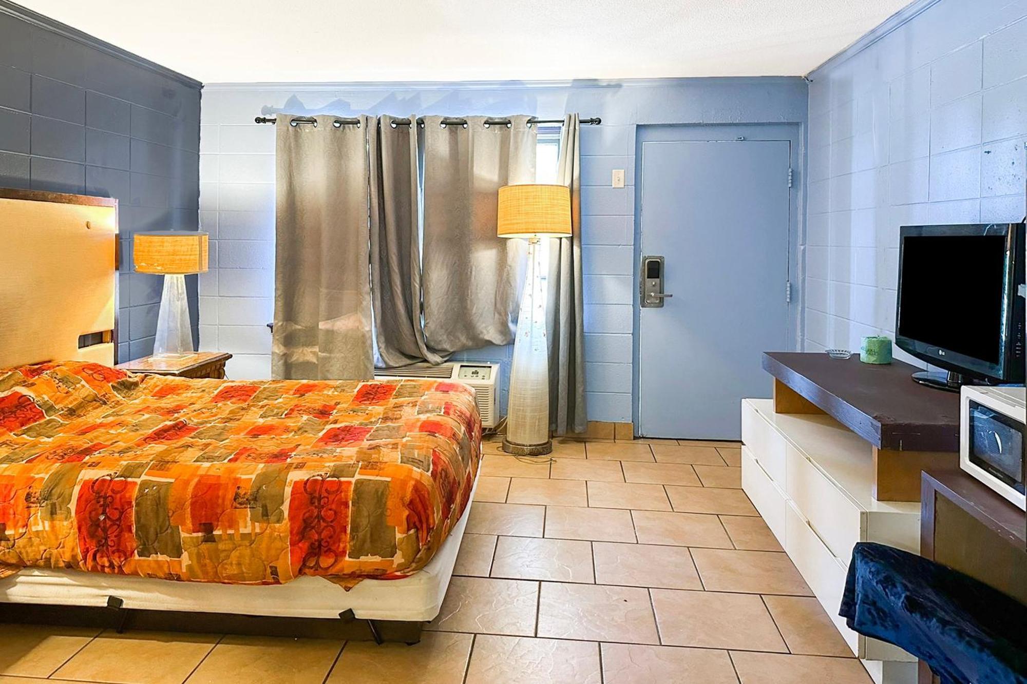 Luxury Inn By Oyo Άλμπανι Εξωτερικό φωτογραφία