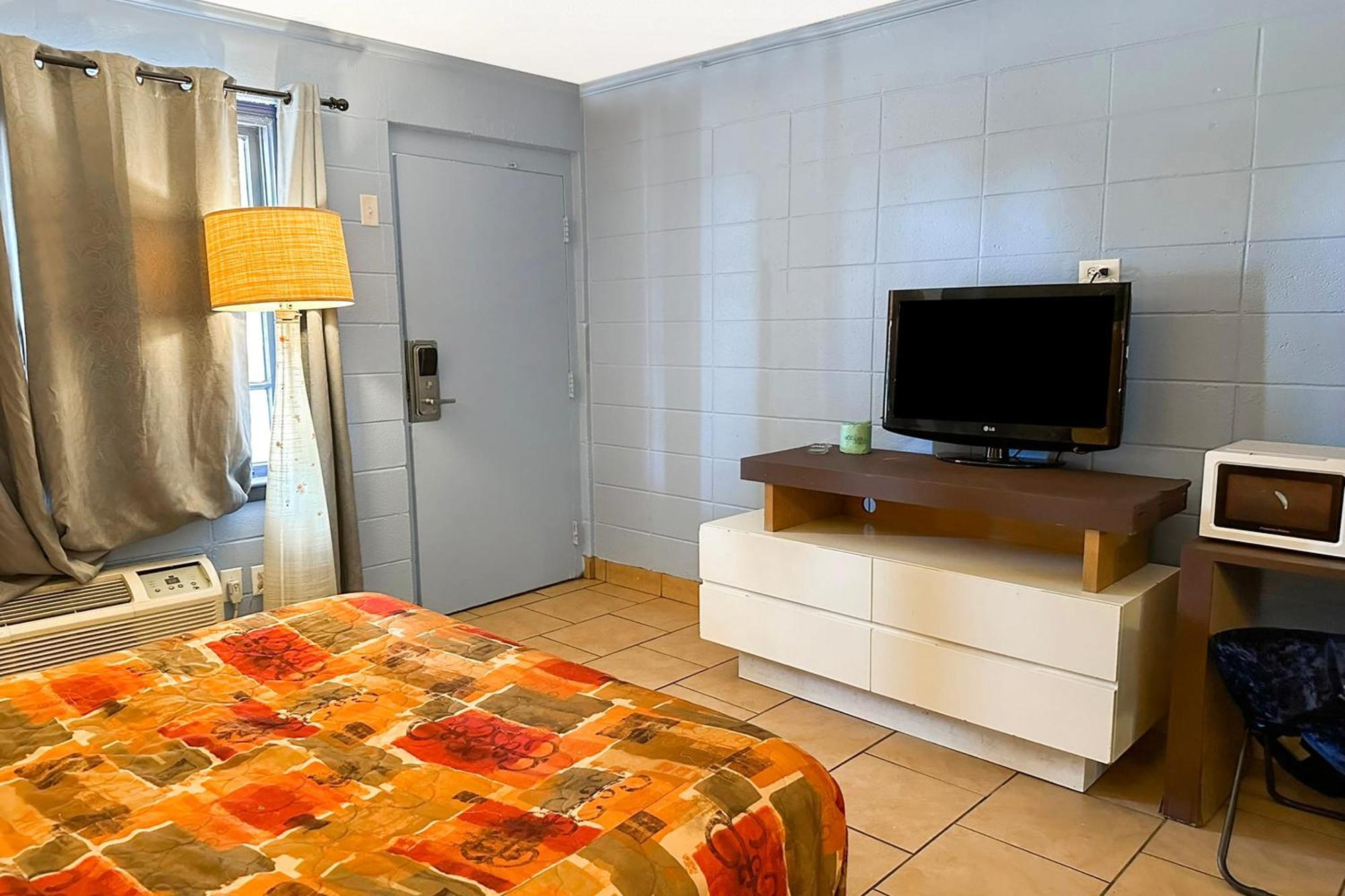 Luxury Inn By Oyo Άλμπανι Εξωτερικό φωτογραφία